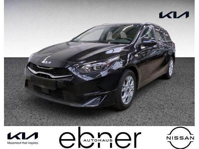 Usado Kia Ceed Comfort 140 HP (102 kW) 2025 Preto Citadino