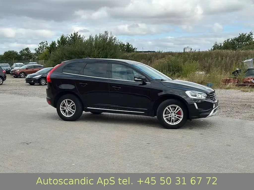 Gebraucht Volvo XC60 Momentum 190 PS (139 kW) 2015 Schwarz SUV