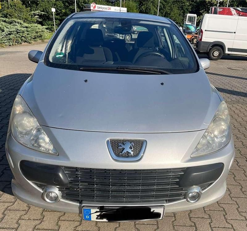 Gebraucht 2006 Peugeot 307 Premium Limousine | 2.400 € (Etwas zu teuer) - Bild 1/4