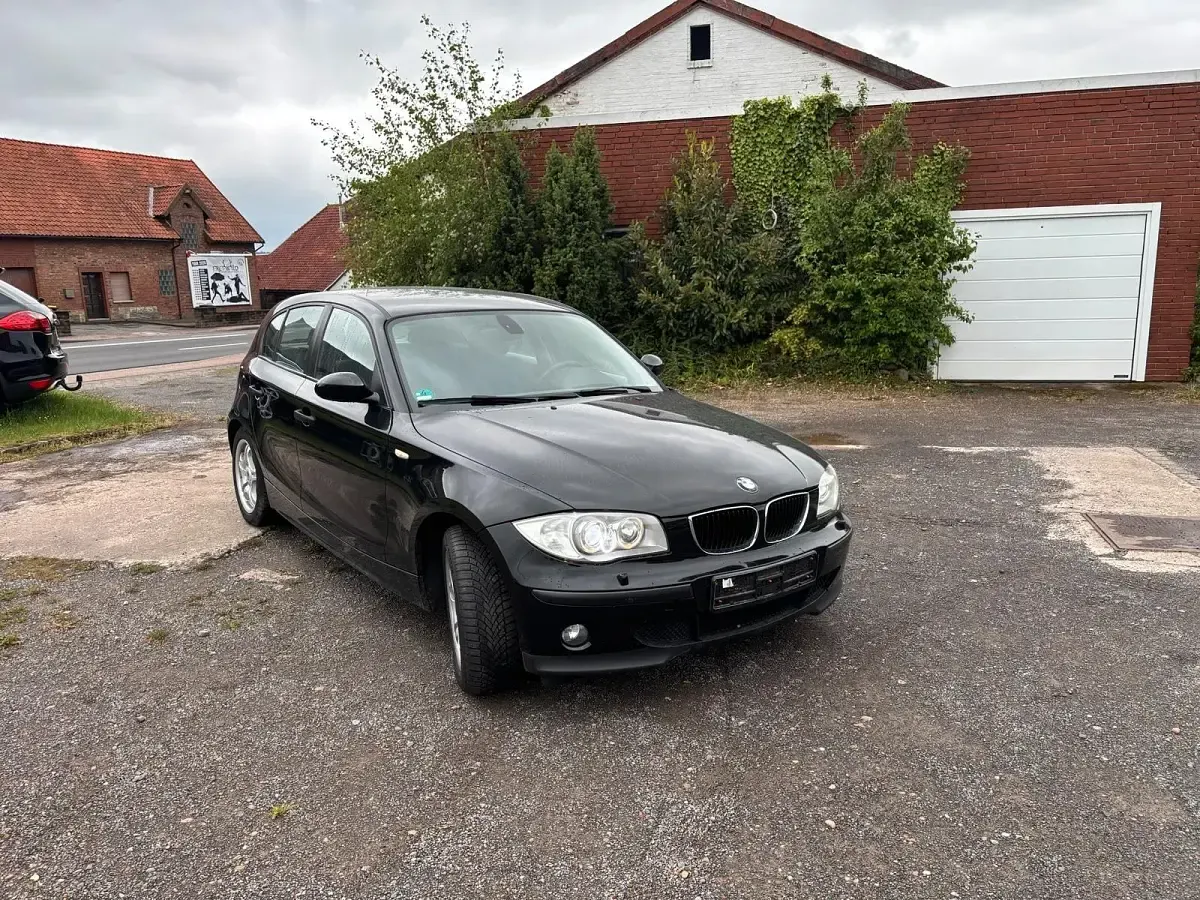 Gebraucht BMW 116 Basis 116 PS (85 kW) 2004 Schwarz Kleinwagen