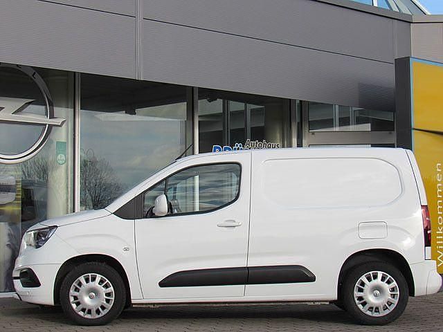 Gebraucht Opel Combo Edition 131 PS (96 kW) 2020 Weiß Van / Kleinbus