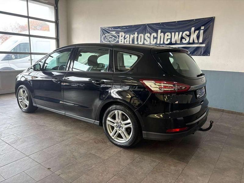 Gebraucht Ford S-MAX Business Edition 150 PS (110 kW) 2017 Shadow black Van / Kleinbus
