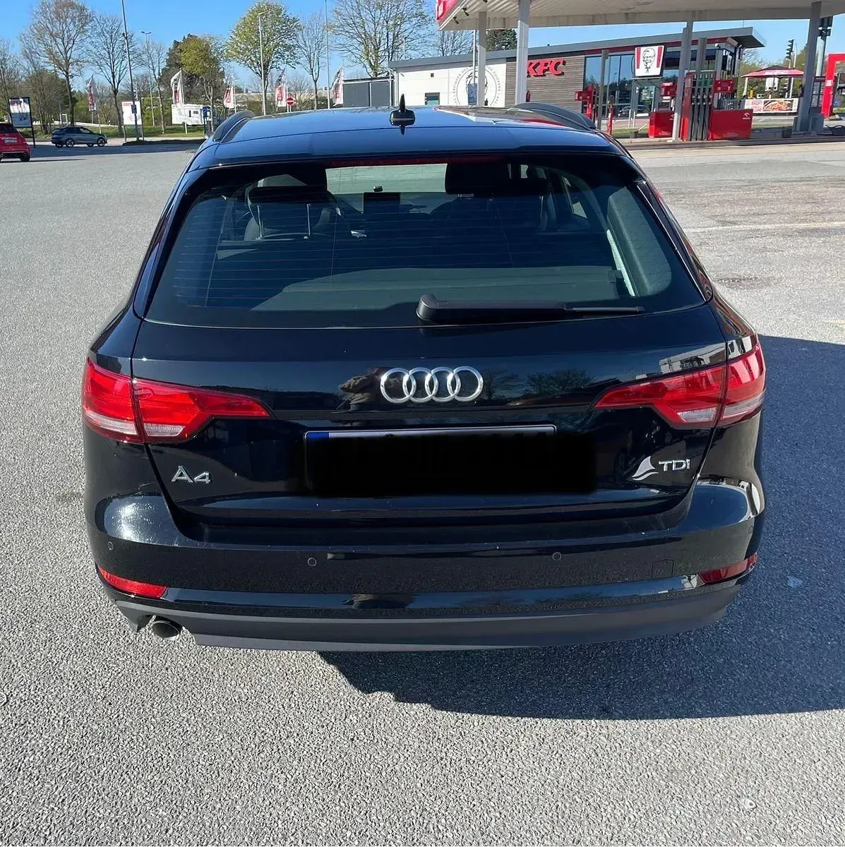 Gebraucht Audi A4 150 PS (110 kW) 2018 Schwarz Kombi