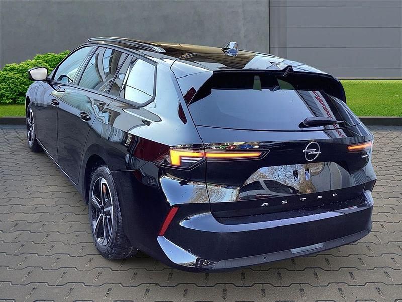 Neu Opel Astra Edition 145 PS (106 kW) 2026 Schwarz Kombi