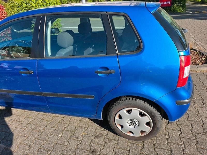 Second-hand VW Polo 75 CP (55 kW) 2006 Albastru Hatchback