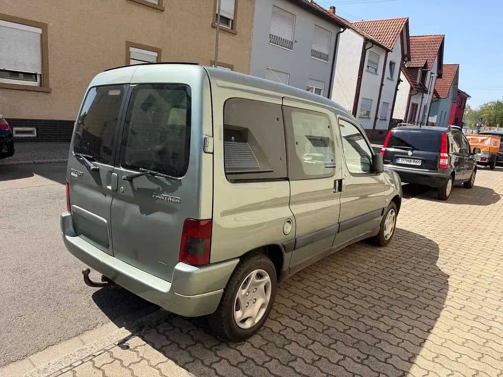 Gebraucht Peugeot Partner 75 PS (55 kW) 2005 Grün Van / Kleinbus
