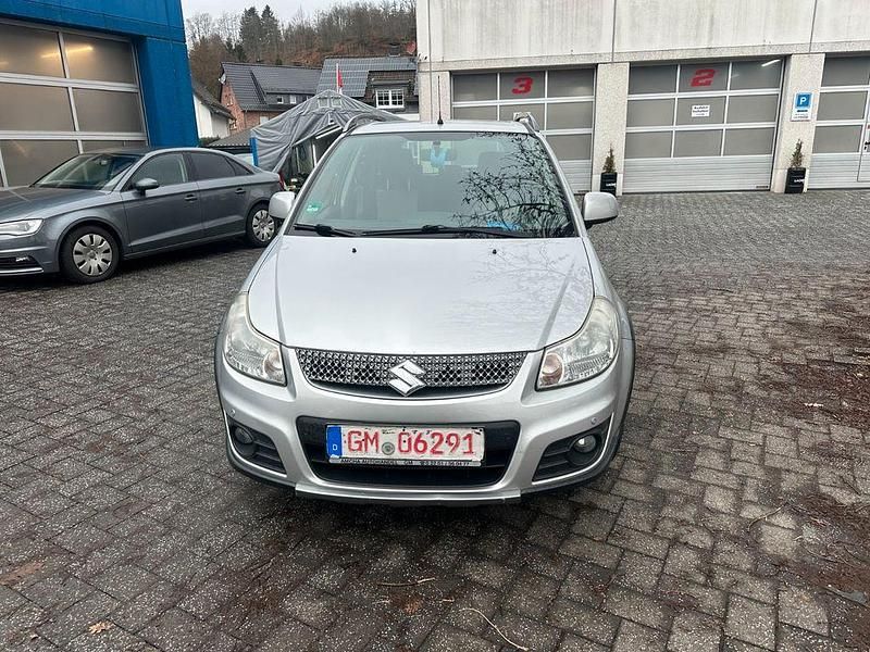 Gebraucht Suzuki SX4 120 PS (88 kW) 2012 Silber SUV