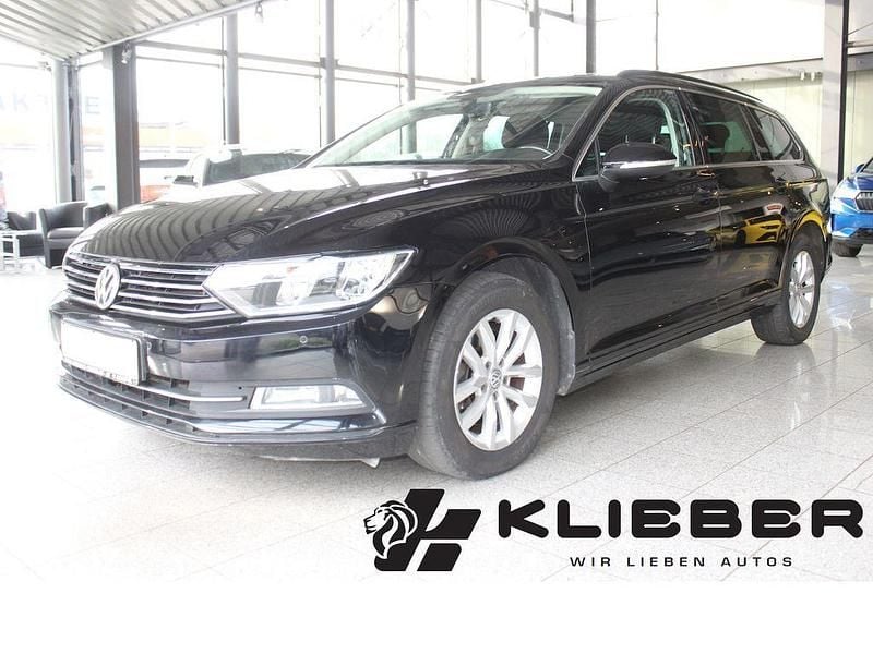 Deep black perleffekt Gebraucht 2016 VW Passat Comfortline Kombi | 13.870 € (Guter Preis) - Bild 1/4