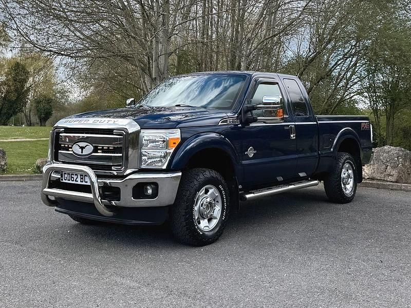 Second-hand Ford V8 XLT 405 CP (297 kW) 2012 Albastru SUV