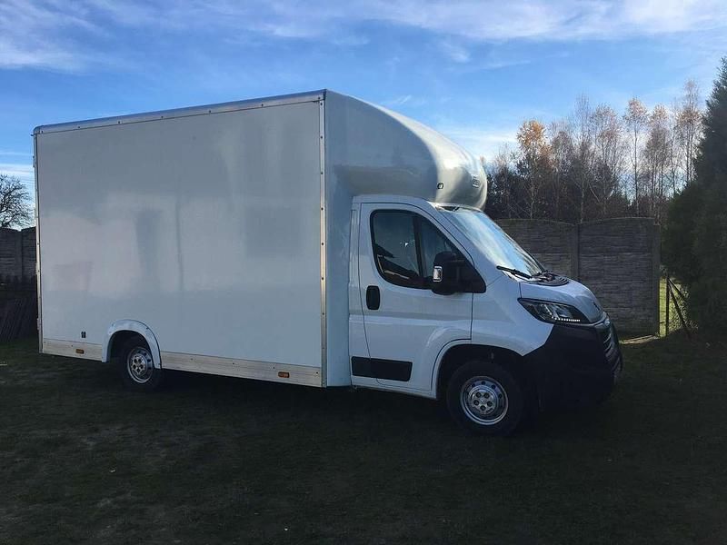 Weiß Gebraucht 2018 Peugeot Boxer Van | 21.000 € (Etwas zu teuer) - Bild 1/4