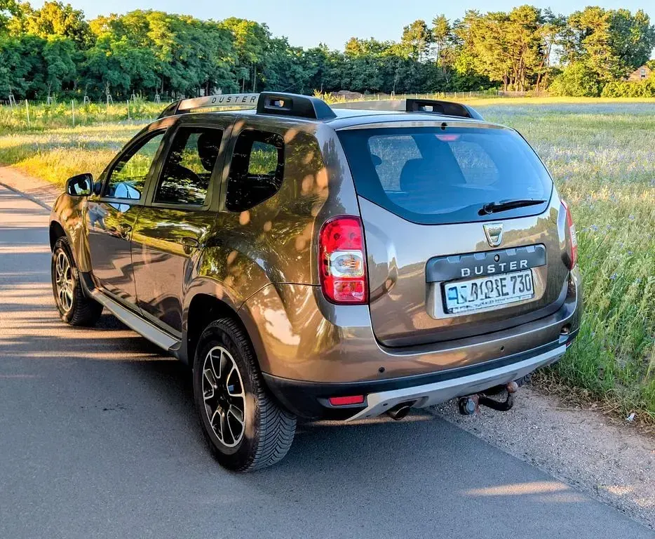 Gebraucht Dacia Duster Black Shadow 125 PS (91 kW) 2016 Braun SUV