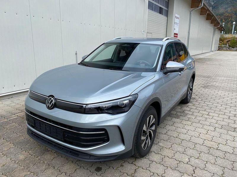 Gebraucht VW Tiguan S 150 PS (110 kW) 2025 Silber SUV
