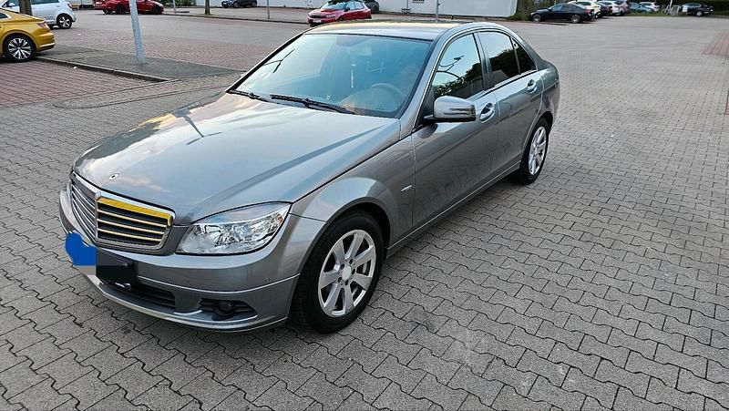 Silber Gebraucht 2010 Mercedes C180 Limousine | 6.300 € - Bild 1/4