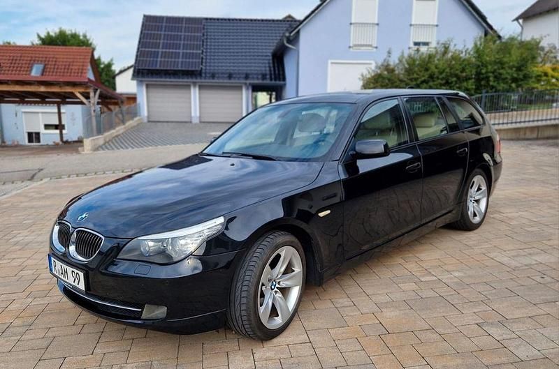Schwarz Gebraucht 2009 BMW 525 Lifestyle Kombi | 4.900 € (Fairer Preis) - Bild 1/4