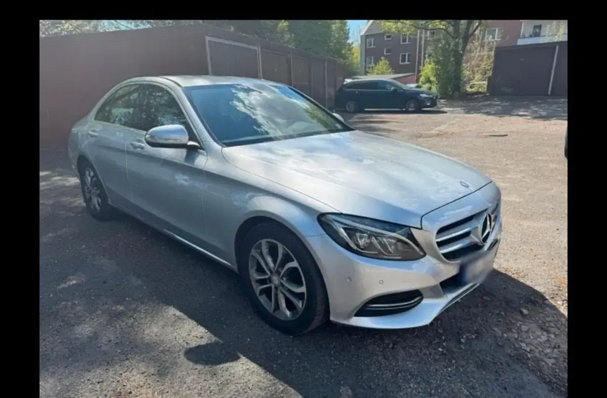 Gebraucht Mercedes C180 156 PS (114 kW) 2014 Silber Limousine