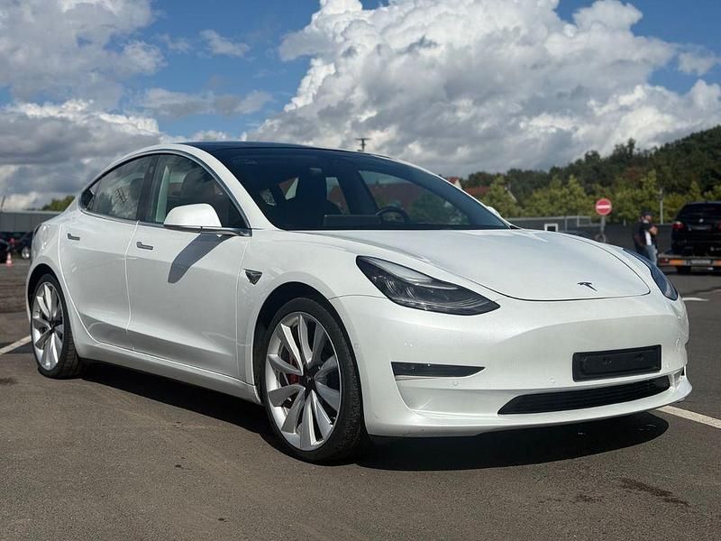 Gebraucht Tesla Model 3 339 kW (462 PS) 2019 Weiß Limousine