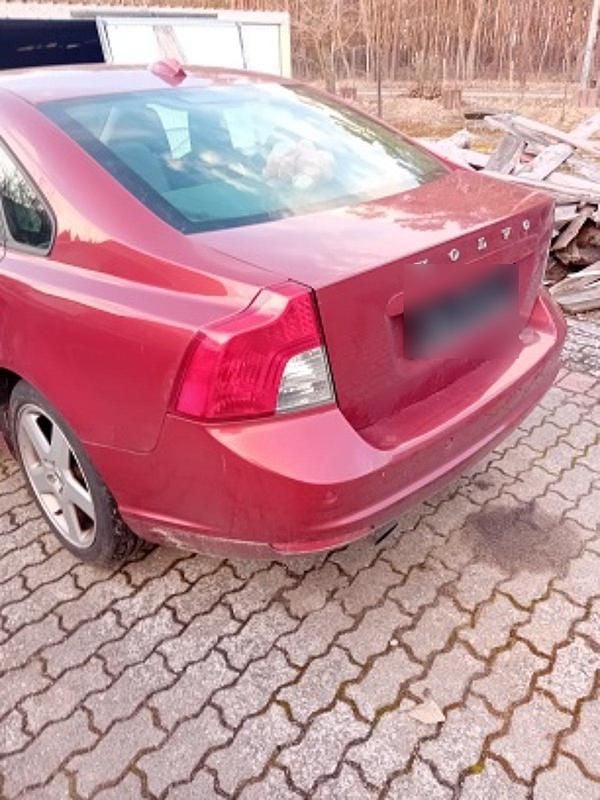 Gebraucht Volvo S40 115 PS (84 kW) 2010 Rot Limousine