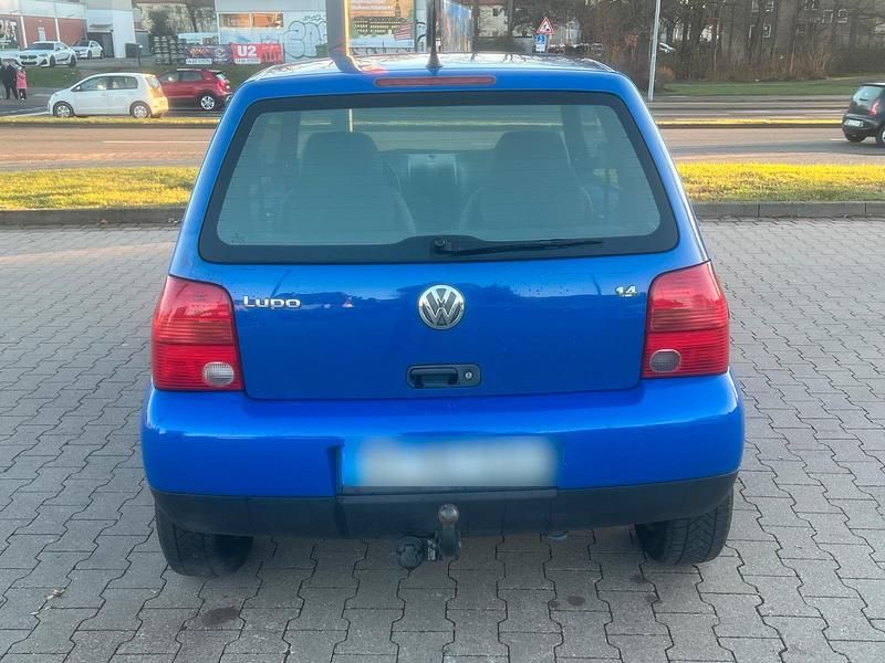 Gebraucht VW Lupo 75 PS (55 kW) 1998 Blau Kleinwagen