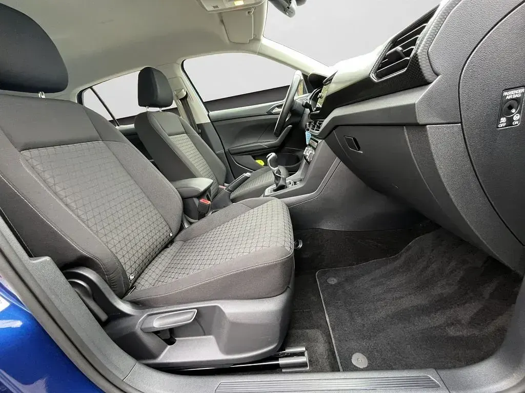 Gebraucht VW T-Cross Life 110 PS (80 kW) 2023 Reef blue metallic SUV