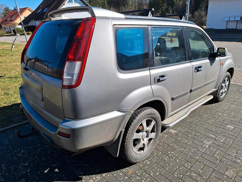 Gebraucht Nissan X-Trail 140 PS (102 kW) 2002 Silber SUV