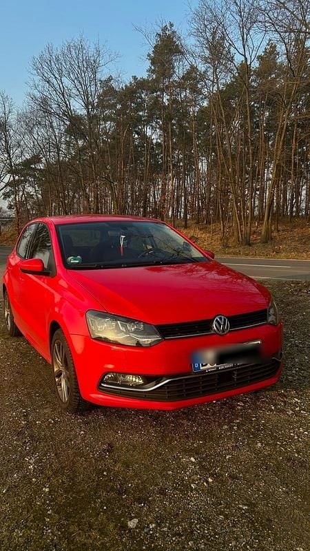 Rot Gebraucht 2016 VW Polo Allstar Kleinwagen | 11.000 € (Guter Preis) - Bild 1/4