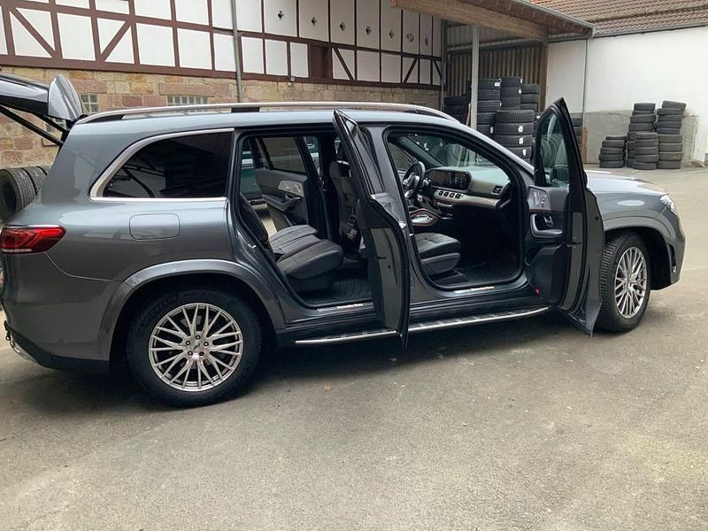 Grau Gebraucht 2020 Mercedes GLS400 SUV | 75.400 € (Fairer Preis) - Bild 1/4