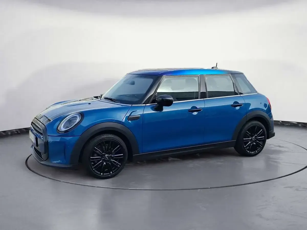 Gebraucht Mini Cooper Classic 136 PS (100 kW) 2023 Blau Kleinwagen