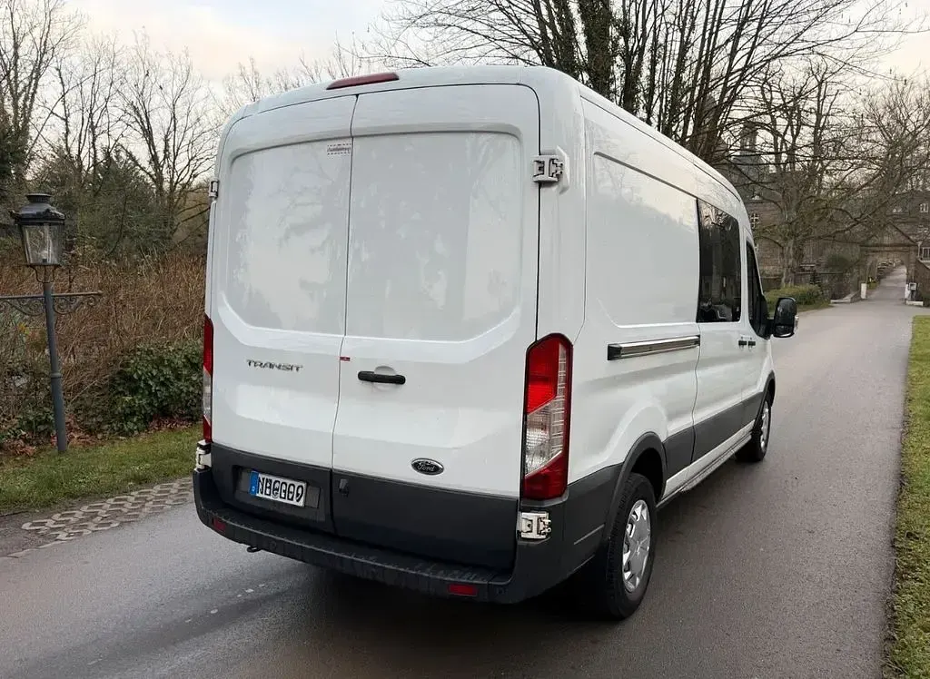 Gebraucht Ford Transit 131 PS (96 kW) 2017 Weiß Van / Kleinbus