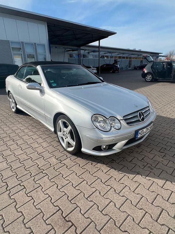 Silber Gebraucht 2006 Mercedes CLK500 Elegance Cabrio | 11.900 € (Guter Preis) - Bild 1/4