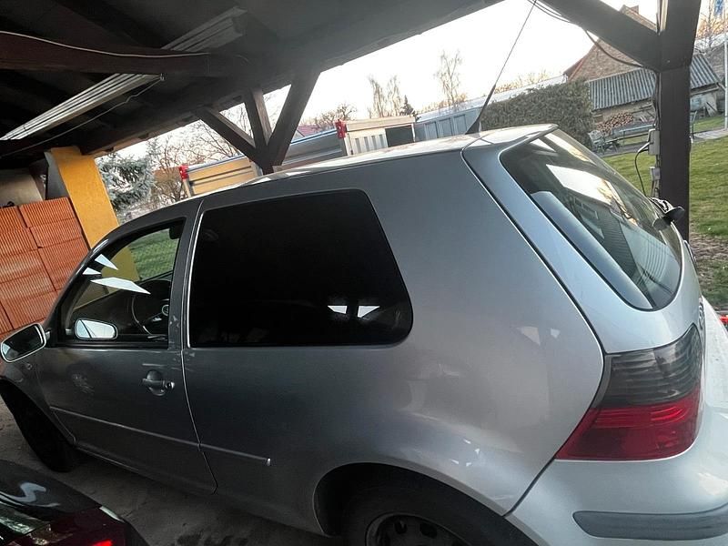 Gebraucht VW Golf IV 105 PS (77 kW) 2003 Silber Kleinwagen