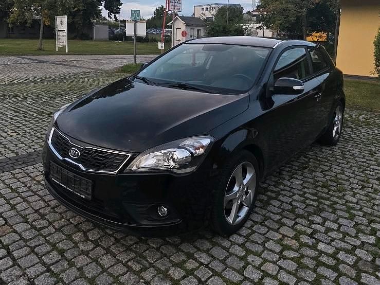 Schwarz Gebraucht 2008 Kia Ceed Limousine | 2.500 € (Fairer Preis) - Bild 1/4