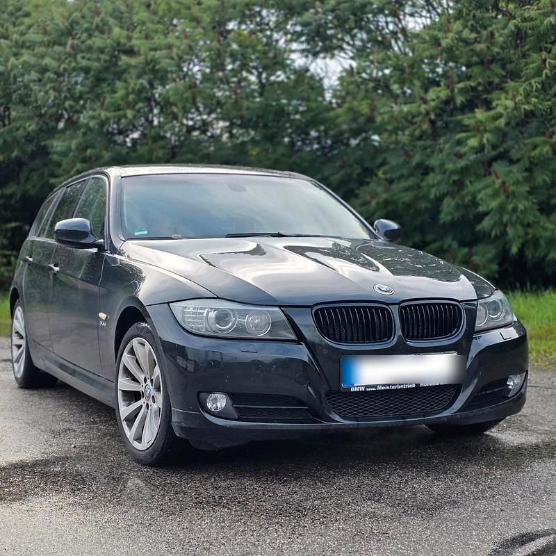 Schwarz Gebraucht 2009 BMW 330 Kombi | 6.500 € (Superpreis) - Bild 1/4