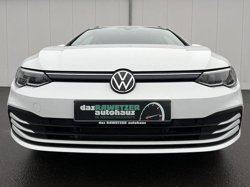 Second-hand VW Golf VIII Life 116 CP (85 kW) 2021 Alb Break