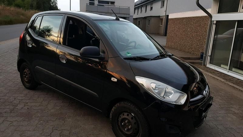 Schwarz Gebraucht 2010 Hyundai i10 Kleinwagen | 2.200 € (Fairer Preis) - Bild 1/4