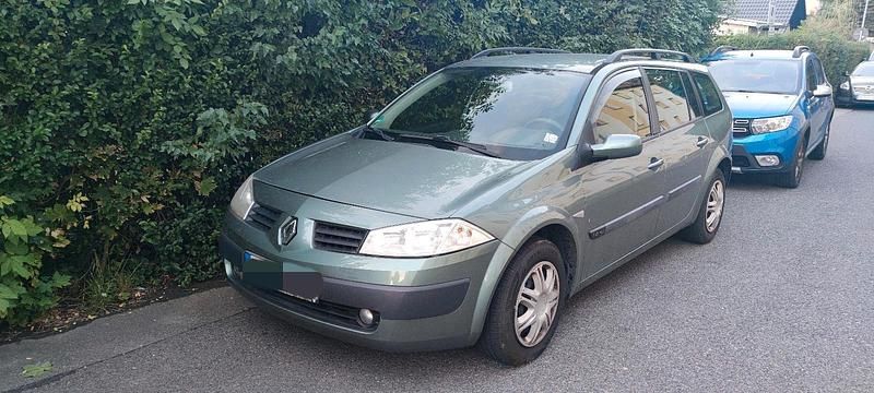 Grün Gebraucht 2005 Renault Mégane GrandTour Kombi | 600 € (Superpreis) - Bild 1/3