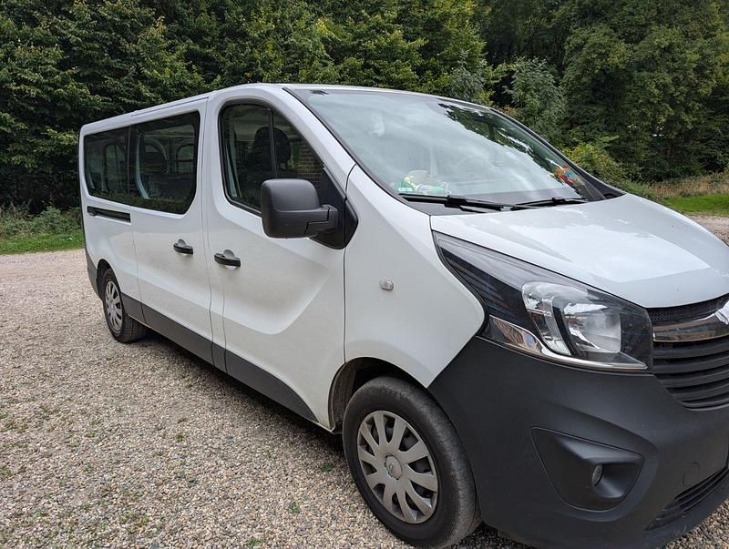 Weiß Gebraucht 2018 Opel Vivaro Van | 21.950 € - Bild 1/4