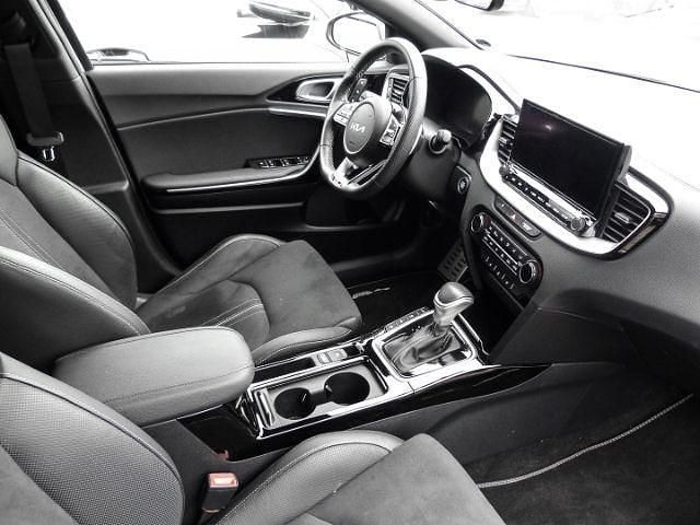 Gebraucht Kia ProCeed GT-Line 160 PS (117 kW) 2023 Wd) cararraweiss (weiss Kleinwagen