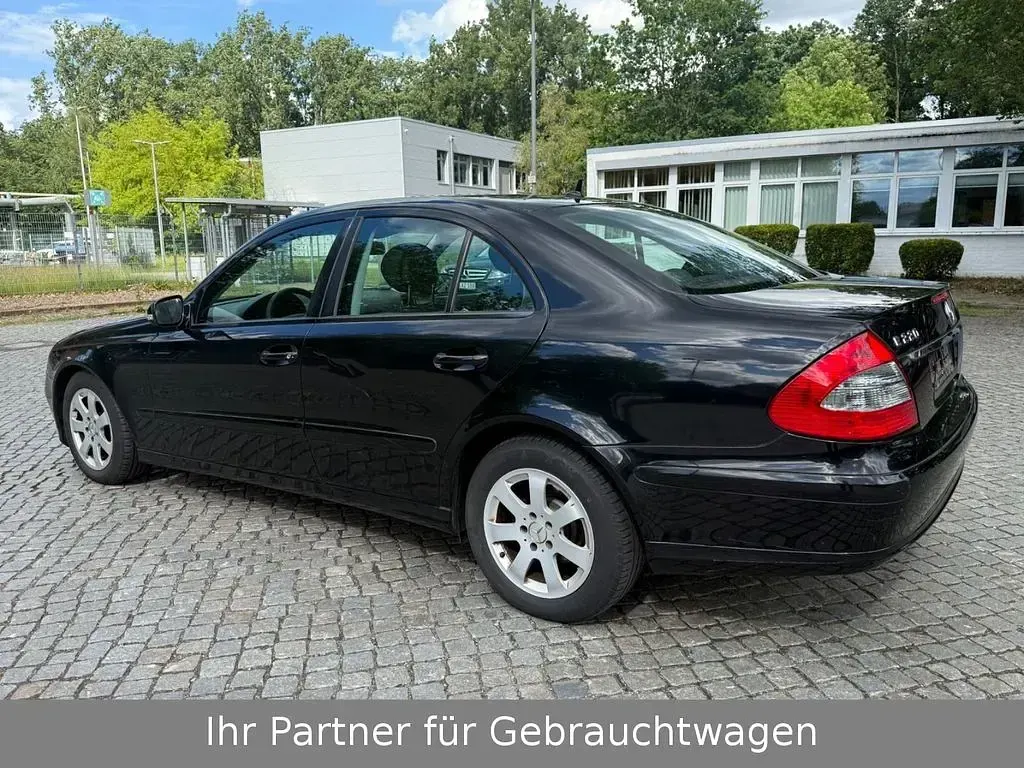 Gebraucht Mercedes E220 170 PS (125 kW) 2007 Schwarz Limousine