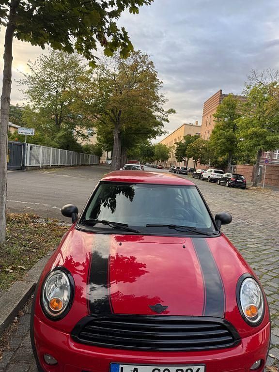 Rot Gebraucht 2011 Mini ONE Kleinwagen | 2.900 € (Guter Preis) - Bild 1/4