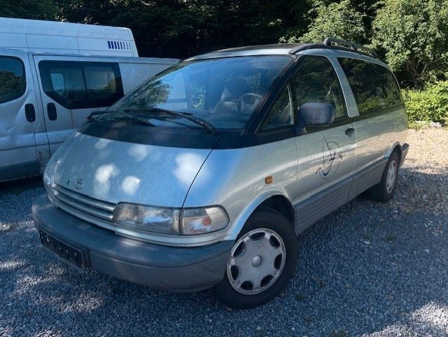 Silber Gebraucht 1992 Toyota Previa Van / Kleinbus | 2.499 € - Bild 1/4