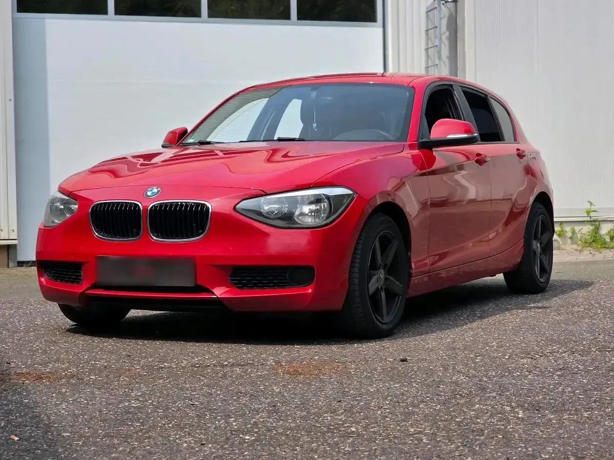 Gebraucht BMW 114 102 PS (75 kW) 2012 Rot Kleinwagen