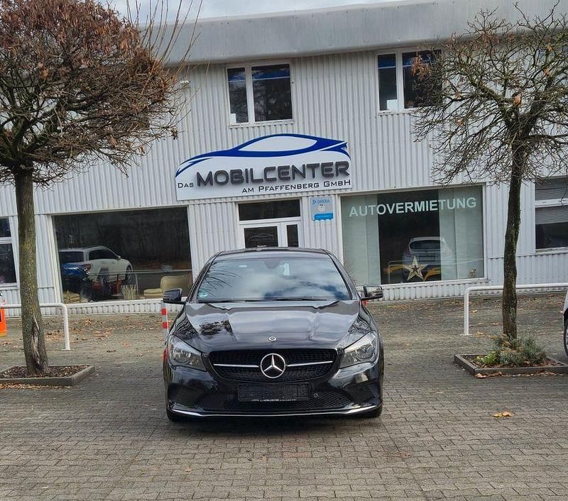 Schwarz Gebraucht 2018 Mercedes CLA200 Limousine | 18.900 € (Fairer Preis) - Bild 1/4