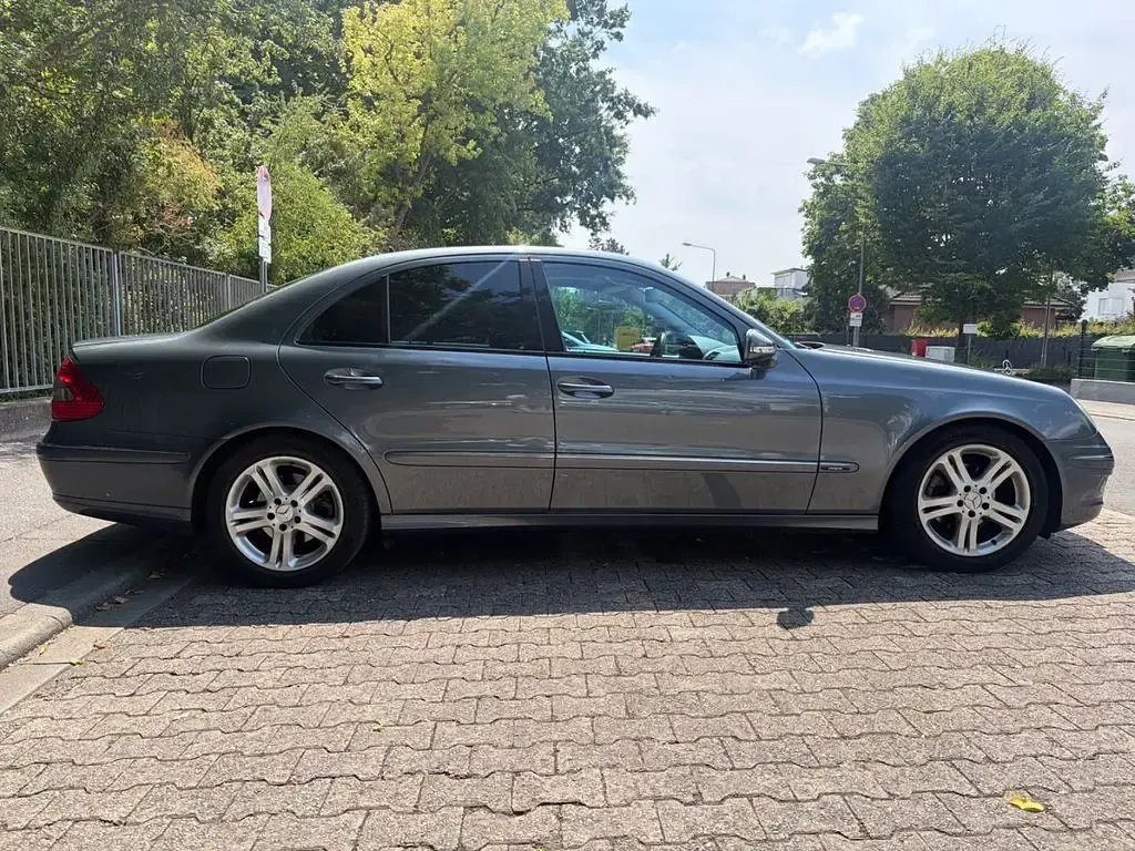Gebraucht Mercedes E300 Avantgarde 211 PS (155 kW) 2008 Limousine