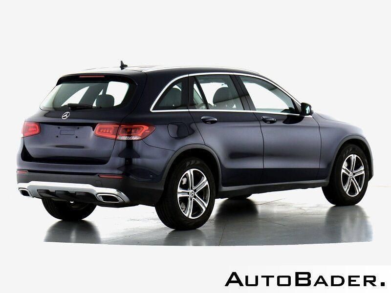 Gebraucht Mercedes GLC220 Exclusive 194 PS (142 kW) 2022 890 cavansitblau (metallic) SUV