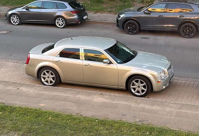 Używany Chrysler 300C 218 KM (160 kW) 2010 Sedan/Limuzyna