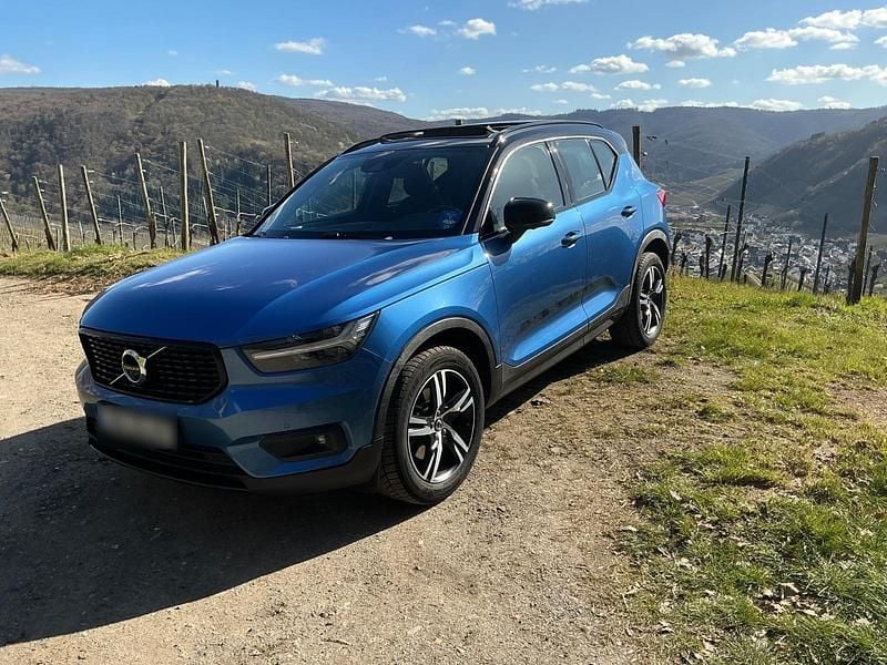 Gebraucht Volvo XC40 190 PS (139 kW) 2019 Blau SUV