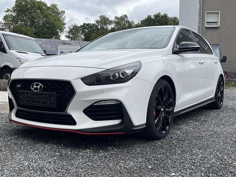 Weiß Gebraucht 2018 Hyundai i30 N Performance Kleinwagen | 19.200 € (Guter Preis) - Bild 1/4
