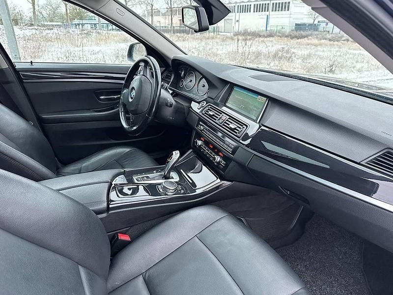 Gebraucht BMW 520 Luxury Line 190 PS (139 kW) 2015 Blau Kombi