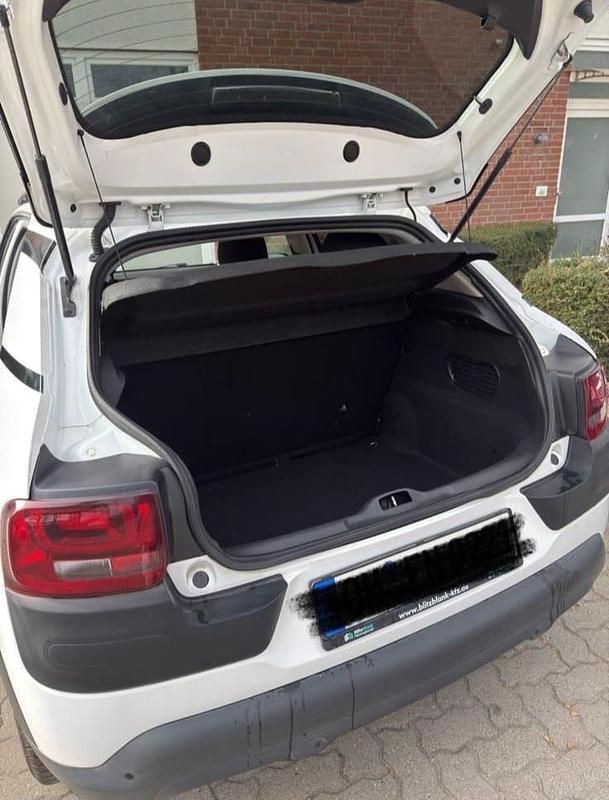 Gebraucht Citroën C4 82 PS (60 kW) 2015 Weiß Limousine