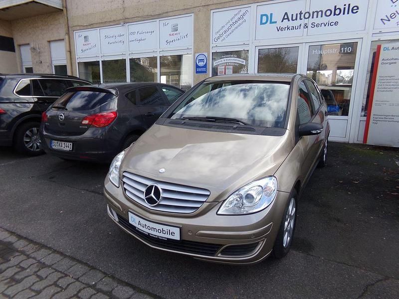 Gebraucht Mercedes B200 136 PS (100 kW) 2006 Gold Van / Kleinbus